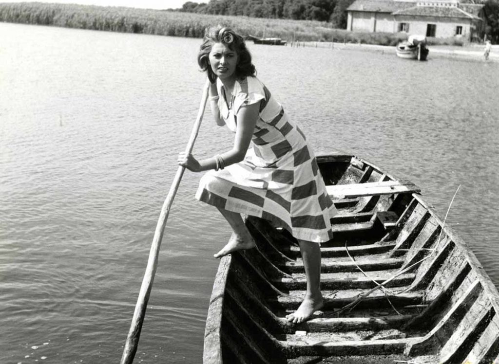 Mario Soldati: “La donna sul fiume”, Sophia Loren © Archivio fotografico - Cineteca Nazionale