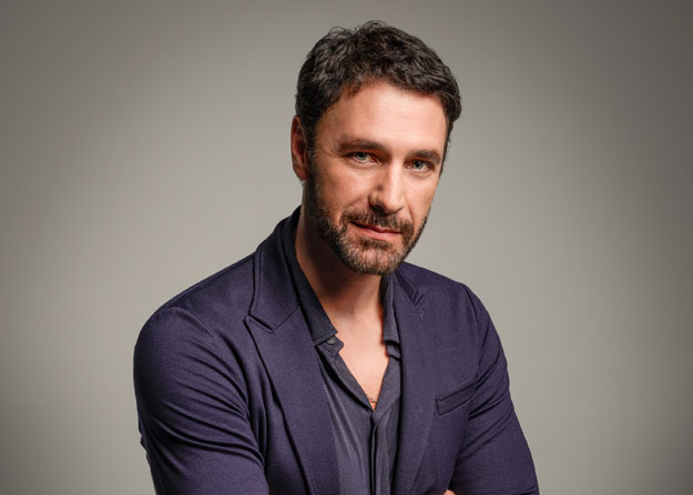 RAOUL BOVA