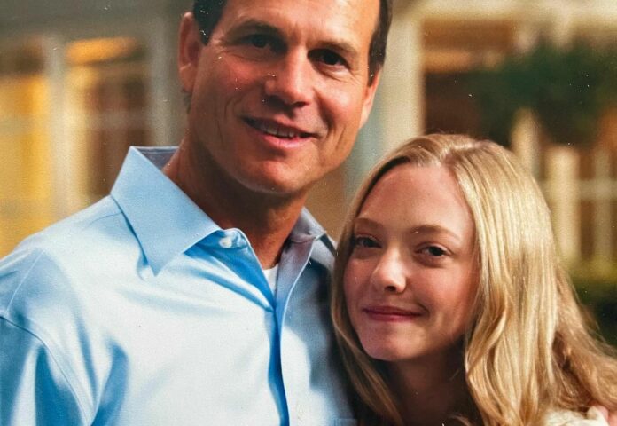 Amanda Seyfried Bill Paxton