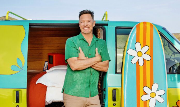 Matthew Lillard e la Mystery Machine di Scooby-Doo