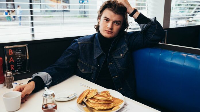 Joe Keery in Finalmente l'alba