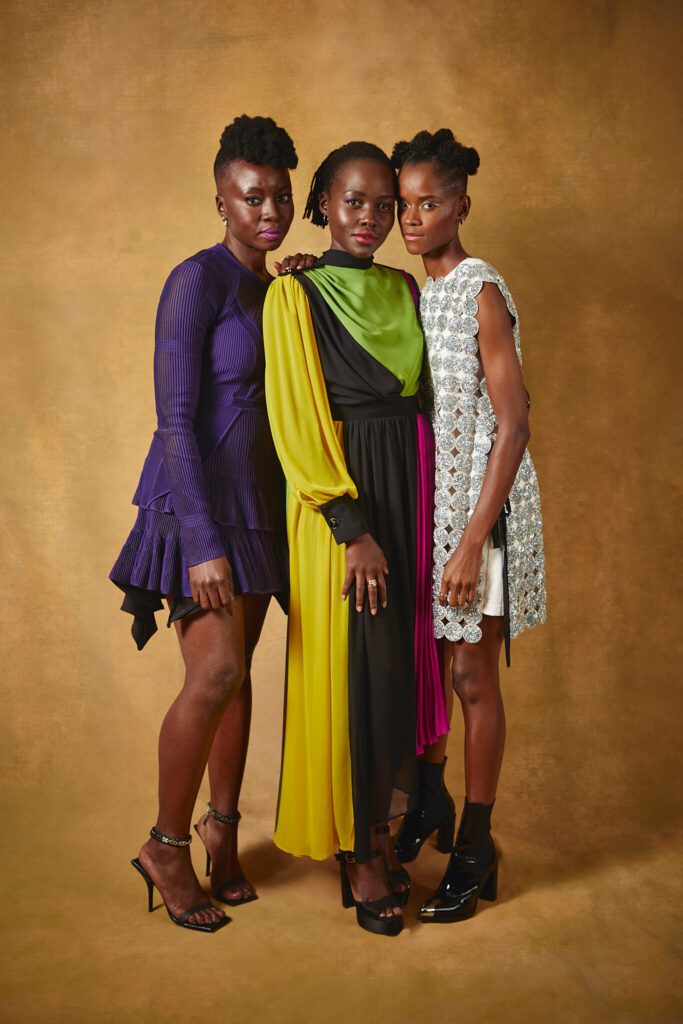 Danai Gurira, Lupita Nyong’o e Letitia Wright in Black Panther: Wakanda Forever