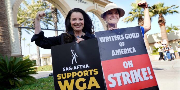 SAG WGA sciopero Hollywood (ph. Chris Pizzello)