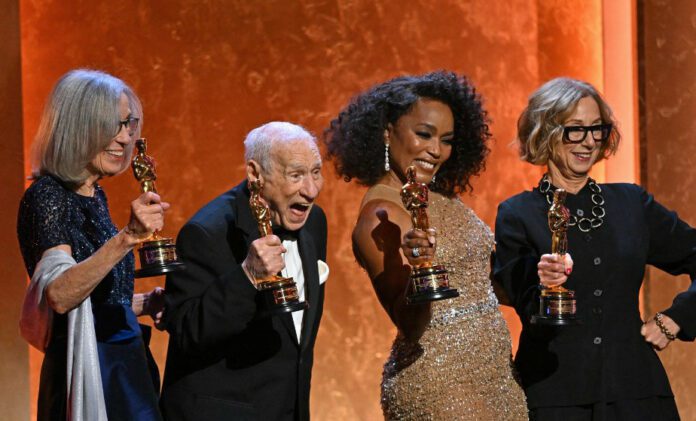 Oscar 2024 Mel Brooks Angela Bassett (ph. Robyn Beck / AFP)