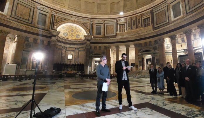 Willem Dafoe Gabriele Tinti al Pantheon