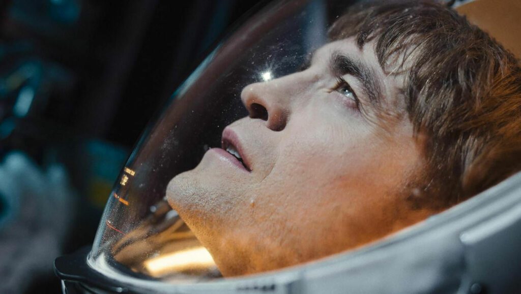 Mickey 17 Robert Pattinson trailer
