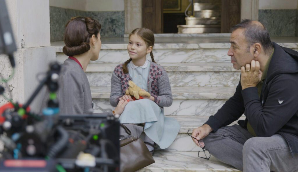 La bambina con la valigia RAI