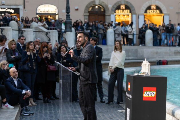 Edoardo Leo Fontana di Trevi LEGO