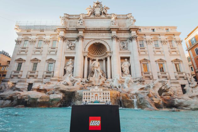 Edoardo Leo Fontana di Trevi LEGO