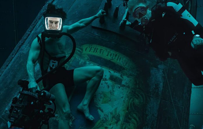 Tom Cruise deeper underwater set