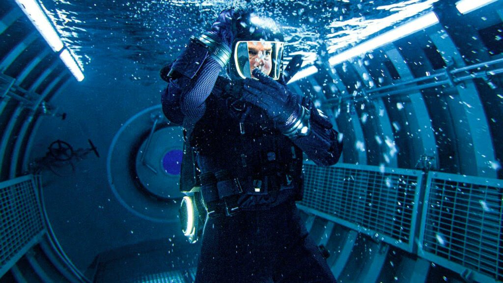 Tom Cruise deeper underwater set