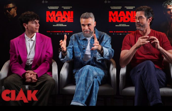 Mani nude intervista video