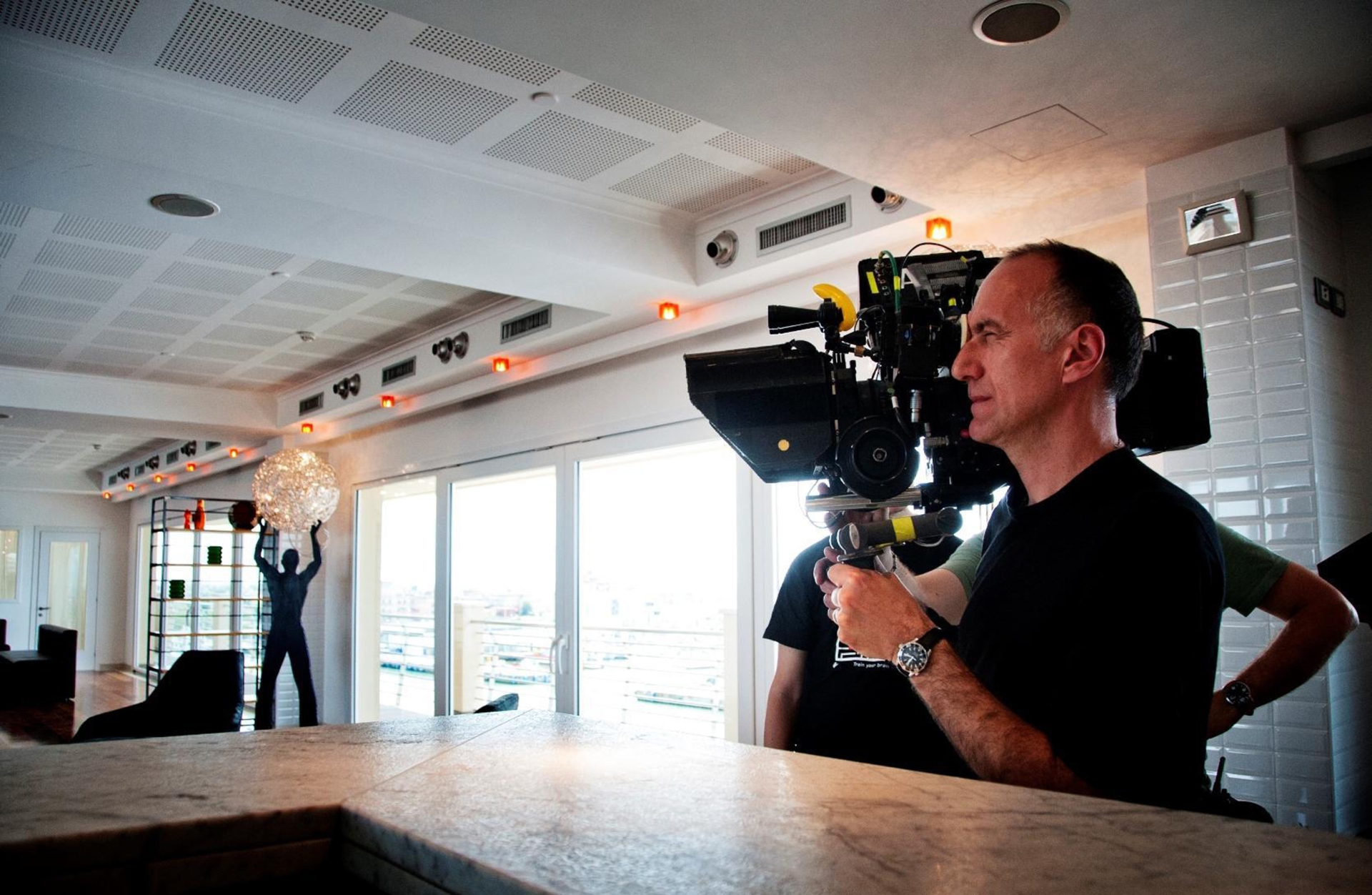 Stefano Sollima sul set